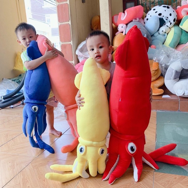 GỐI ÔM NHỒI BÔNG HÌNH MỰC DỄ THƯƠNG - THÚ NHỒI BÔNG MỰC DÊ THƯƠNG