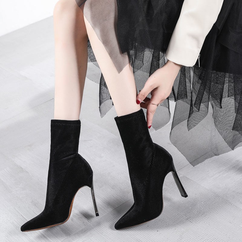 Bốt martin cao gót mũi nhọn sành điệu 2020 nhiều size tùy chọn | BigBuy360 - bigbuy360.vn