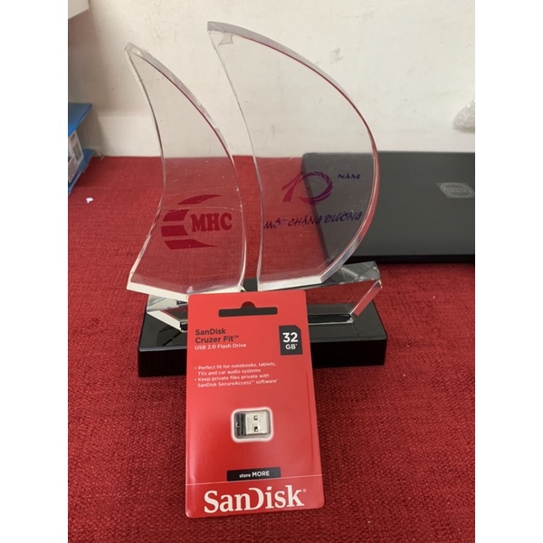 USB 2.0 Sandisk 16G 32G 64GB nhỏ gọn Cruzer Fit CZ33