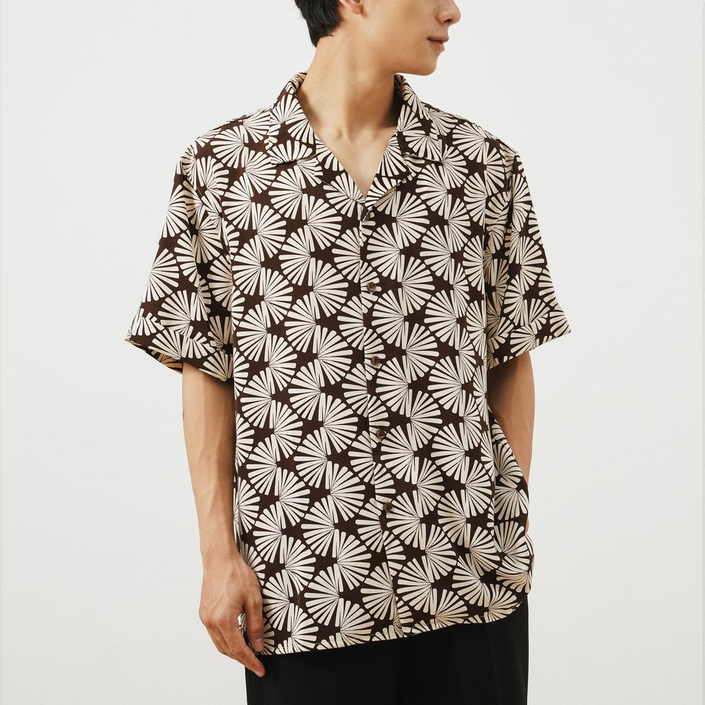 Áo Sơ Mi Cộc Tay Cổ Ve Nam Hoạ Tiết Quạt Nâu UNICUS Koni Shirt | BigBuy360 - bigbuy360.vn