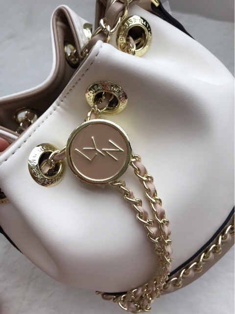 Túi Lyn dáng hobo kèm dây đeo chéo