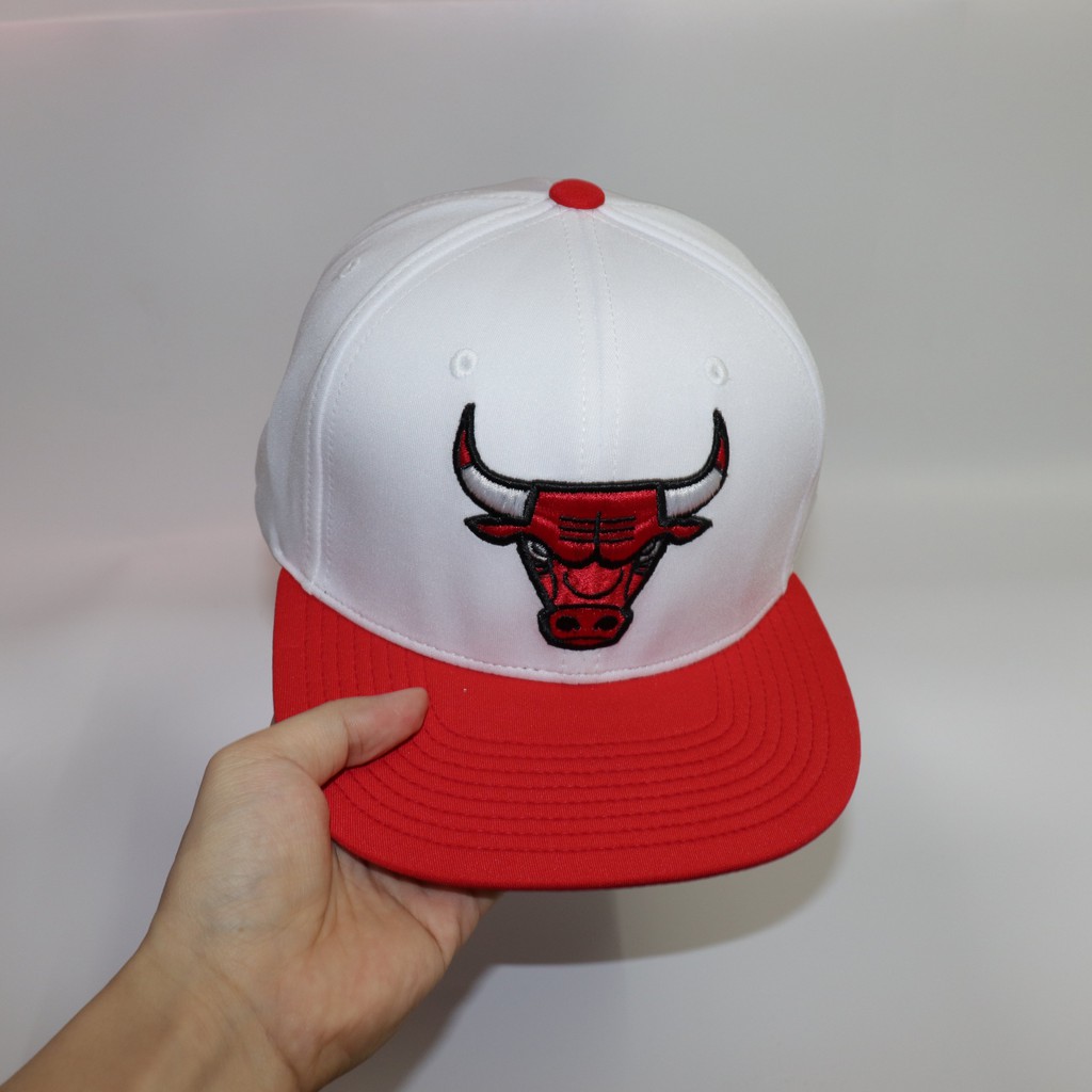 [ HOT HOT] Nón Snapback Bulls Chicago Trắng Kết Đỏ Rực Rỡ