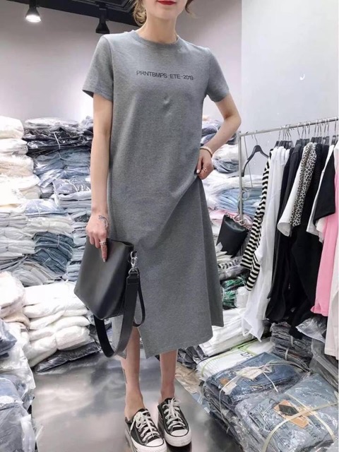 Váy xẻ chữ ngực