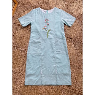 Đầm linen thêu tay