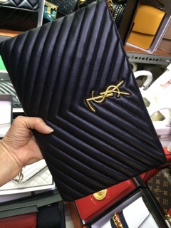 Clutch YSL size 28
