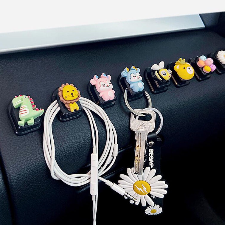 Móc Treo Đồ Nhỏ Gọn Trên Ô Tô Hình Hoạt Hình Cute - Núm Giữ Dây Cáp Tiện Lợi