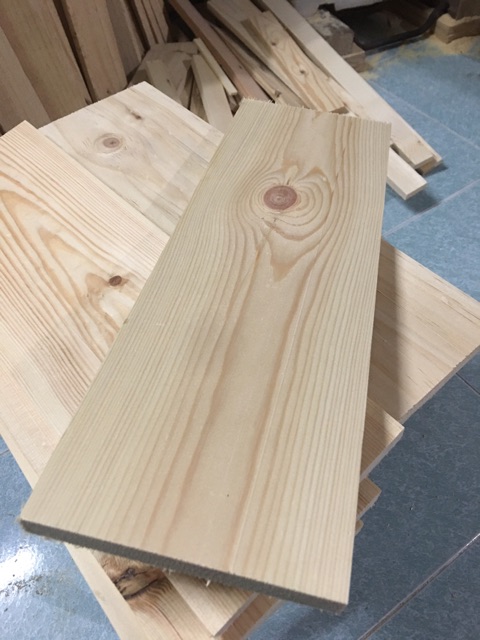 Tấm gỗ thông mặt lớn dài 50cm, rộng 29cm, dày 1.8cm dùng làm bàn cafe mini, trang trí, decorde các kiểu