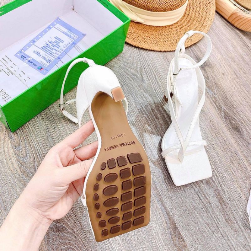 J(ẢNH THẬT) Sandal 8p Kẹp Ngón Dây Mảnh Đế Chống Trơn Da Mềm Êm Fullbox Xanh Hãng Bill túi Y Ảnh