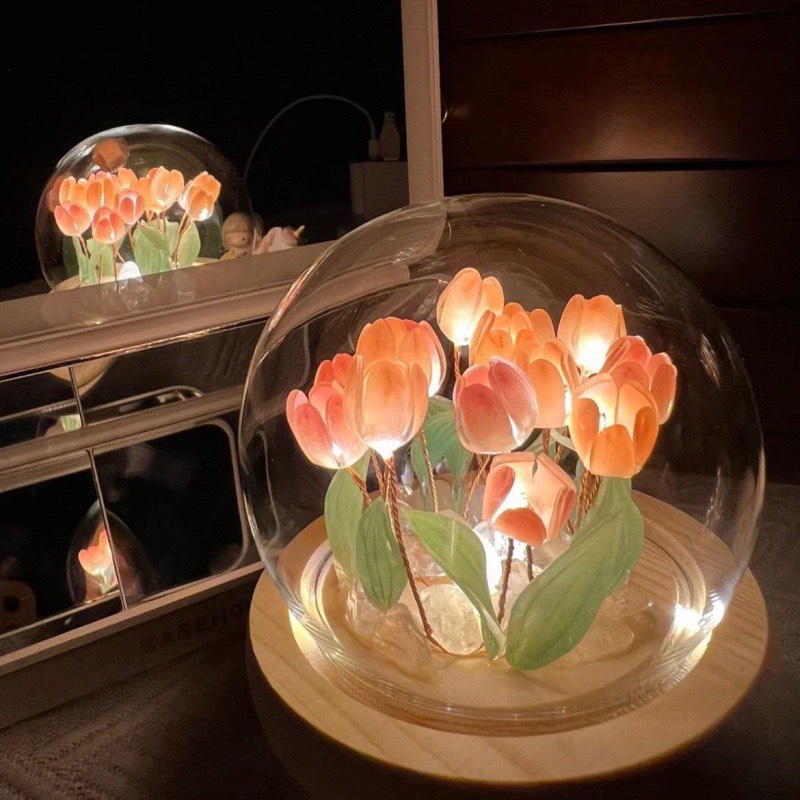 Đèn ngủ để bàn hình hoa tulip trong lồng kính decor phòng siêu đỉnh - Quà tặng người yêu