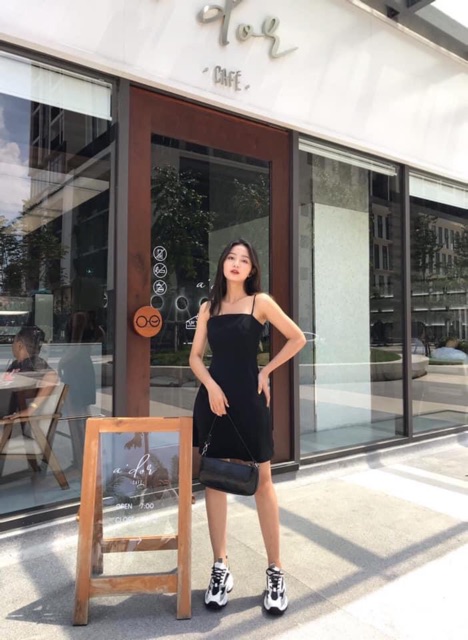 ẢNH THẬT-ĐẦM DẠO PHỐ đen dáng A dạo phố cực xinh
