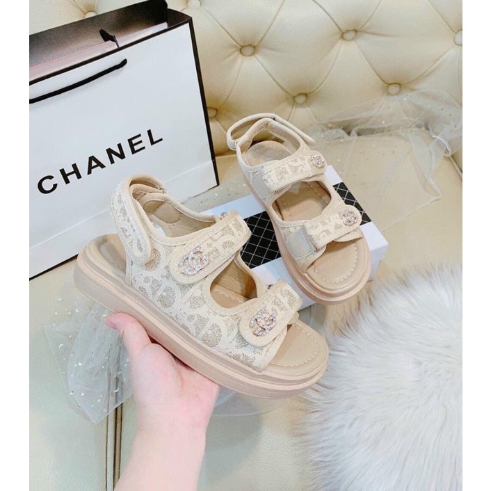 sadal chanel bánh mì êm chân
