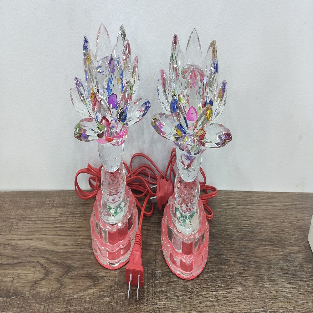 Bộ 2 chiếc đèn thờ hoa sen pha lê đổi màu, cắm điện - 502 ( màu ) - D8/12 x H16 cm