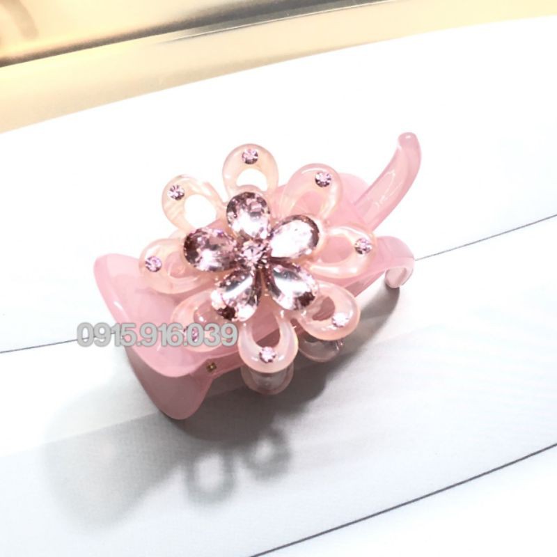 Kẹp Càng Cua Hoa Nổi Đính Đá nhân tạo