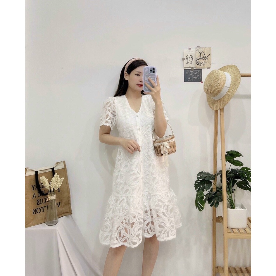 ĐẦM VÁY REN THÊU NÚT TRẮNG - Hình Shop Chụp