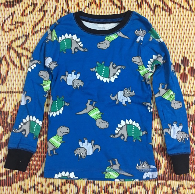 Áo Carter's dư bé trai