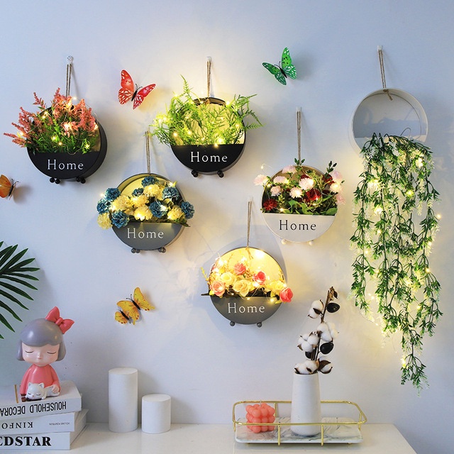 Giỏ hoa treo tường chữ home trang trí nhà cửa có kèm hoa,đèn và các phụ kiện khác