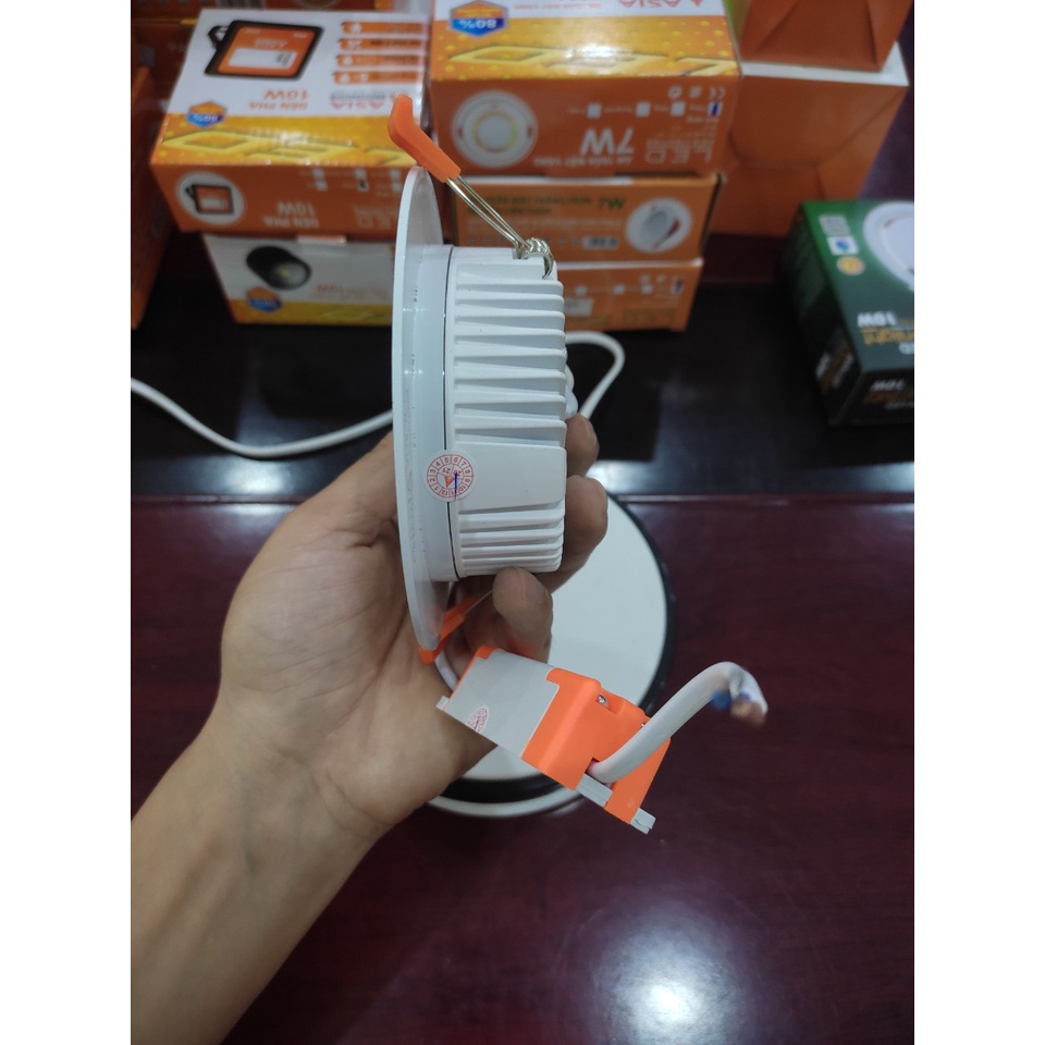 Đèn dowlight âm trần Asia bảo hành 2 năm...................................................................