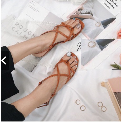 GIÀY SANDAL NỮ XỎ NGÓN DÂY CHÉO NỀN NÂU MYS - SD-0276