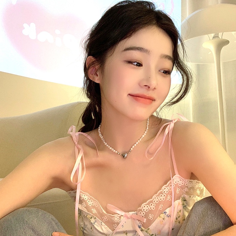 Vòng Cổ Choker Mặt Trái Tim Từ Tính Đính Hạt Ngọc Trai Cổ Điển Cho Nữ