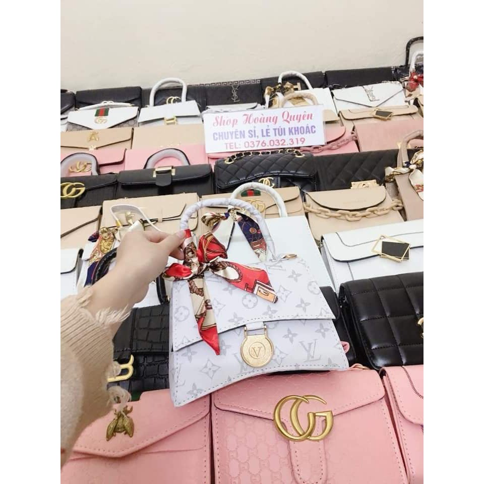 Free ship Xtra Túi đeo chéo nữ nhiều kiều xinh xắn sang chảnh cho bạn gái thoải mái lựa chọn.