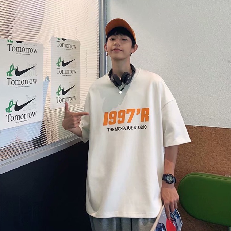 Áo thun tay ngắn dáng rộng in chữ phong cách Nhật Bản thời trang cho nam size M-5XL 1997