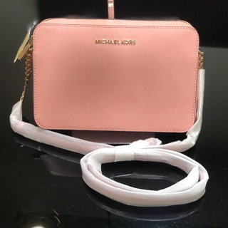 Túi Michael Kors màu hồng