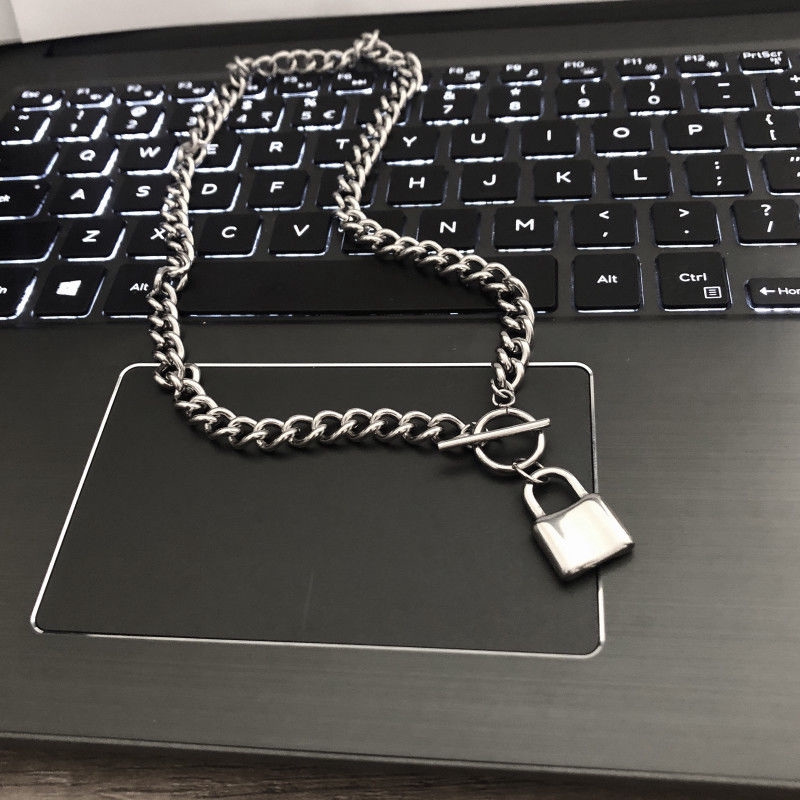 Dây Chuyền Mặt Hình Ổ Khóa Bằng Thép Titan Phong Cách Hiphop