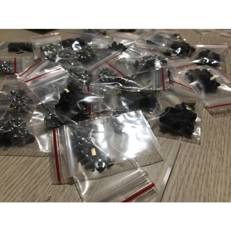 Ốc  bắt main lắp case đầy đủ