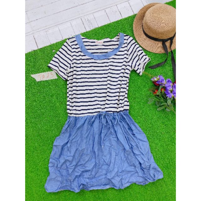 Đầm sọc phối denim rút eo. TA23