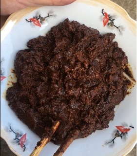 Đạm tương đen kho thịt, vịt quay