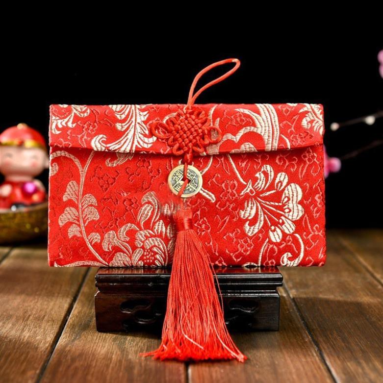 Túi gấm cổ trang lì xì đỏ có gắn đồng tâm kết , mẫu ngẫu nhiên, hình Phượng Ngang