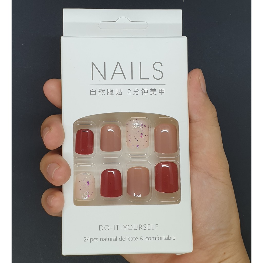Bộ 24 móng tay giả tông đỏ nhũ lạ mắt  SẴN KEO DÁN