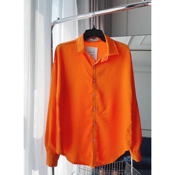 Áo sơ mi tuyết nhung cam form rộng