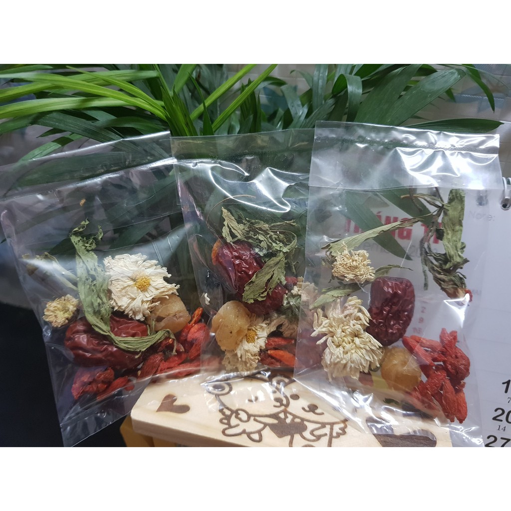 Trà Hoa Cúc ( gồm có hoa cúc, kỷ tử, táo đỏ, long nhãn, cỏ ngọt) hộp 25 gói | BigBuy360 - bigbuy360.vn