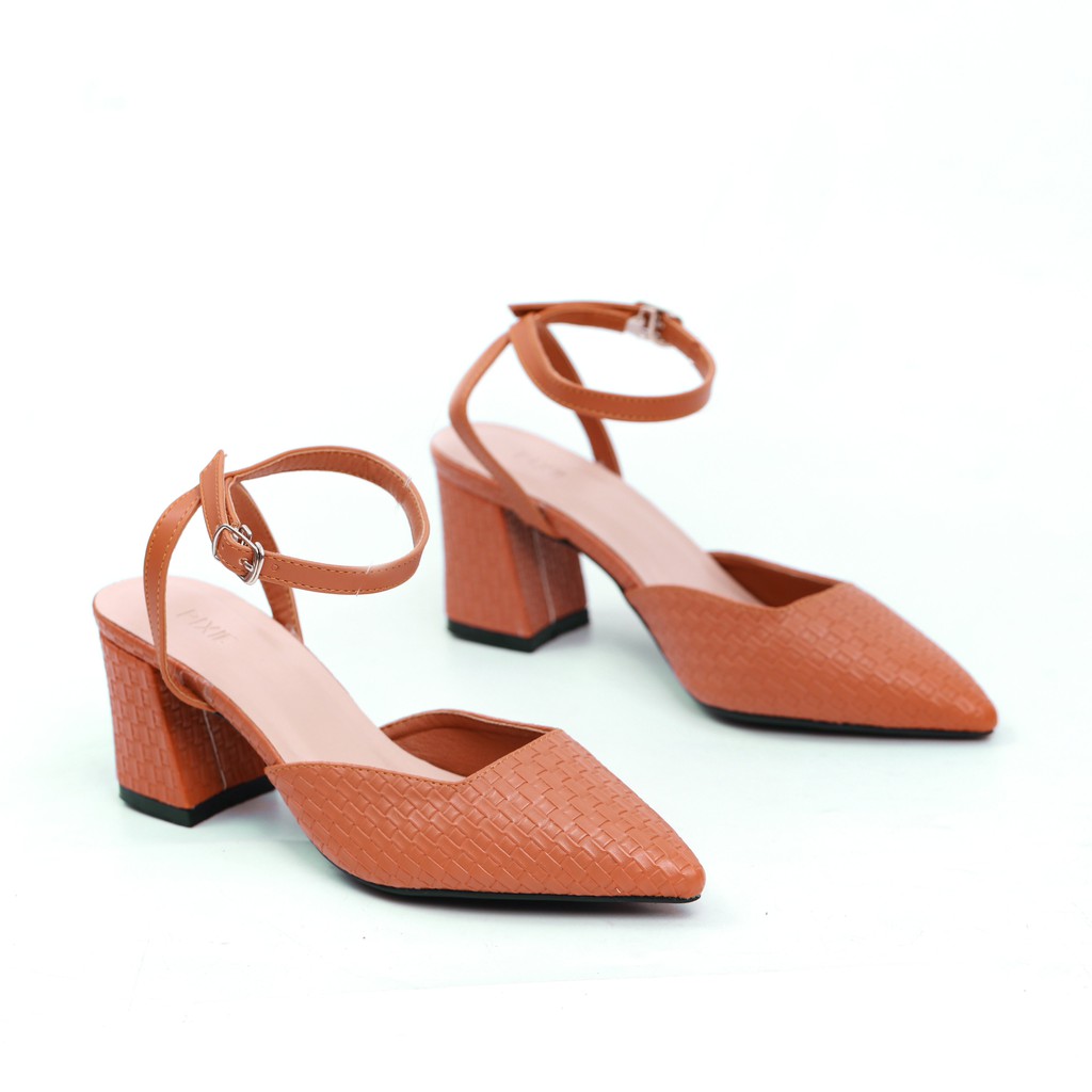 Giày Cao Gót 5cm Bít Mũi Đan Hậu Chéo Pixie X691