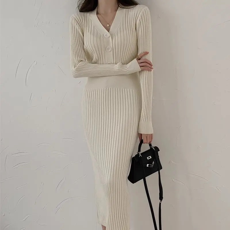 Đầm Len Dự Tiệc Body Cổ V Phối Cúc Màu Đen Be Trắng Đỏ Dài Tay Dáng Dài, Váy Len Ôm Sát Style Hàn Quốc Sang Chảnh | BigBuy360 - bigbuy360.vn