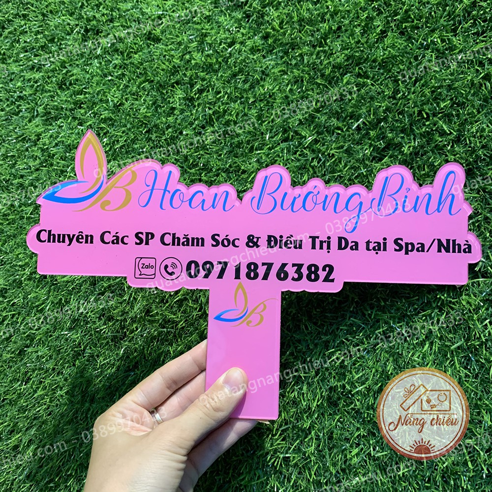 Bảng cầm tay đạo cụ chụp ảnh_ Bảng hiệu xinh giá rẻ_ Free thiểt kế