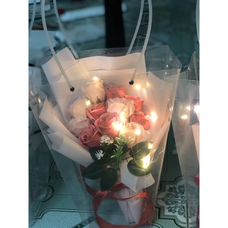 Bó hoa hồng sáp kèm túi xách