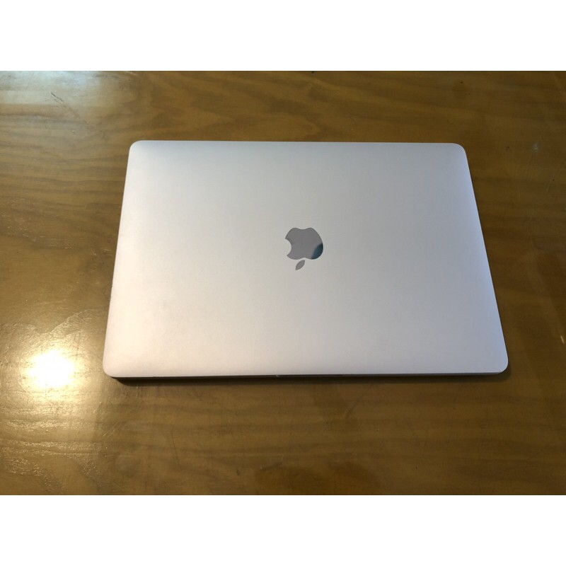 Bán macbook pro 13" 2017 MPXU2 MPXT2  Chip cpu I5-2.3GHz  Ram 8GB Apple ssd 256Gb Pin sạc 152 lần