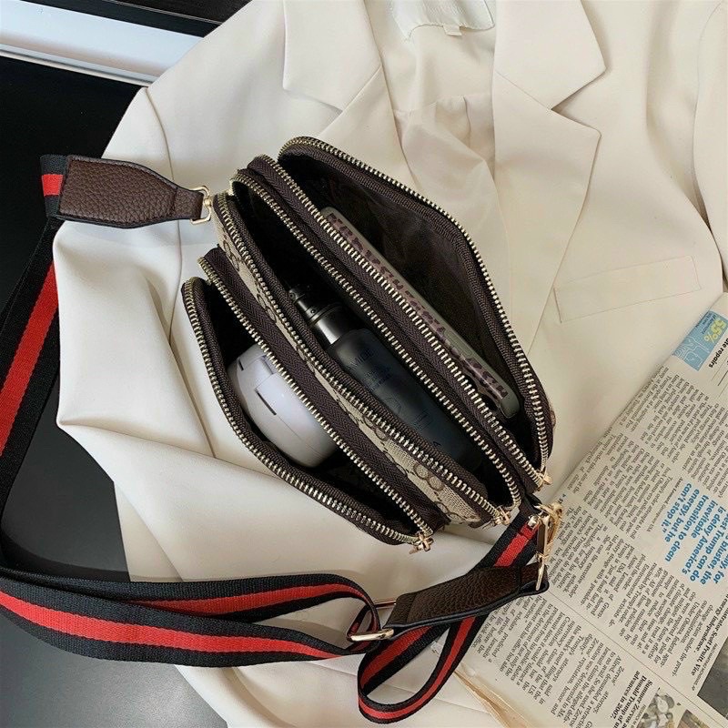 Túi xách nữ đeo chéo ba khoá dây bản to