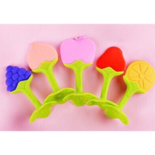 Gặm nướu hình trái cây silicon mềm cho bé có kèm hộp nhựa