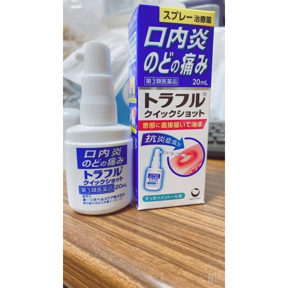 Xịt nhiệt miệng Traful Nhật làm dịu cơn đau do viêm lợi, nứt lưỡi, lỡ loét trong họng