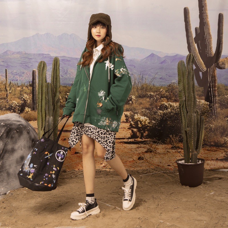 ÁO HOODIE ZIP VẨY SƠN THỦ CÔNG MÀU XANH ĐẬM BY REE | BigBuy360 - bigbuy360.vn