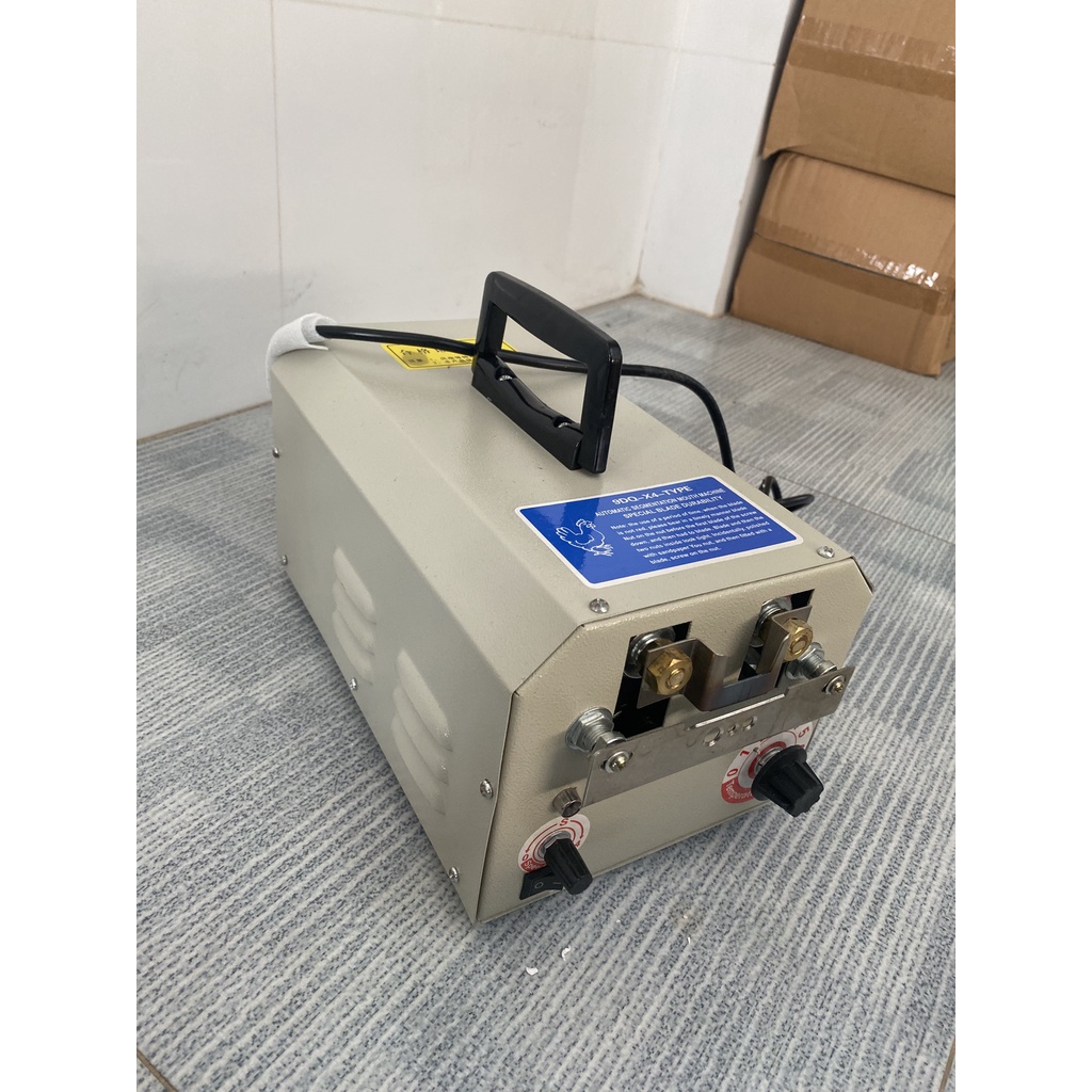 Máy cắt mỏ gà vịt