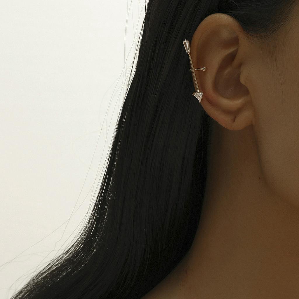 Khuyên Tai Tạo Hình Mũi Tên Độc Đáo