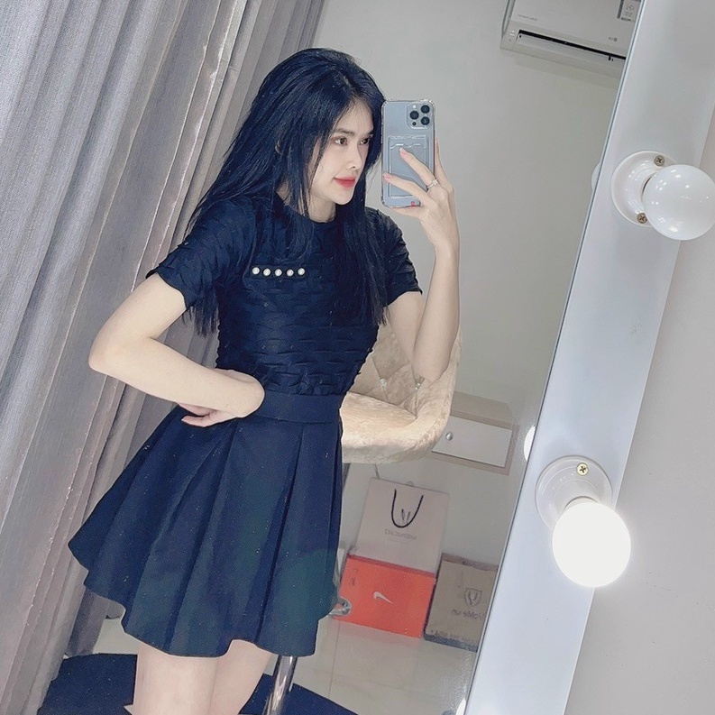 Áo xốp croptop cổ tròn bên ngực đính nút ngọc cực xinh , chất thun xốp mềm mịn