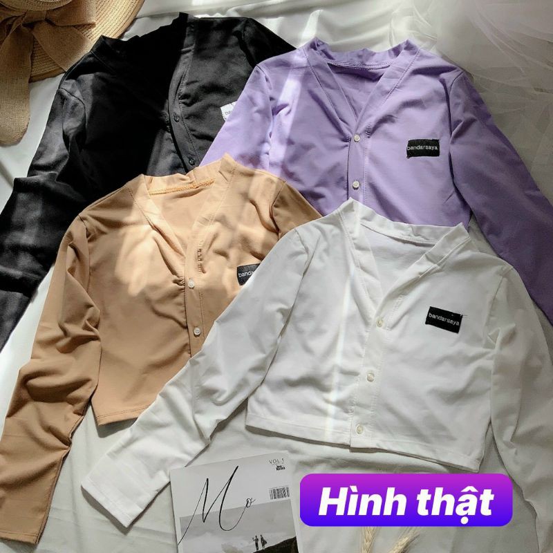 Áo croptop cài nút cổ V xinh xắn