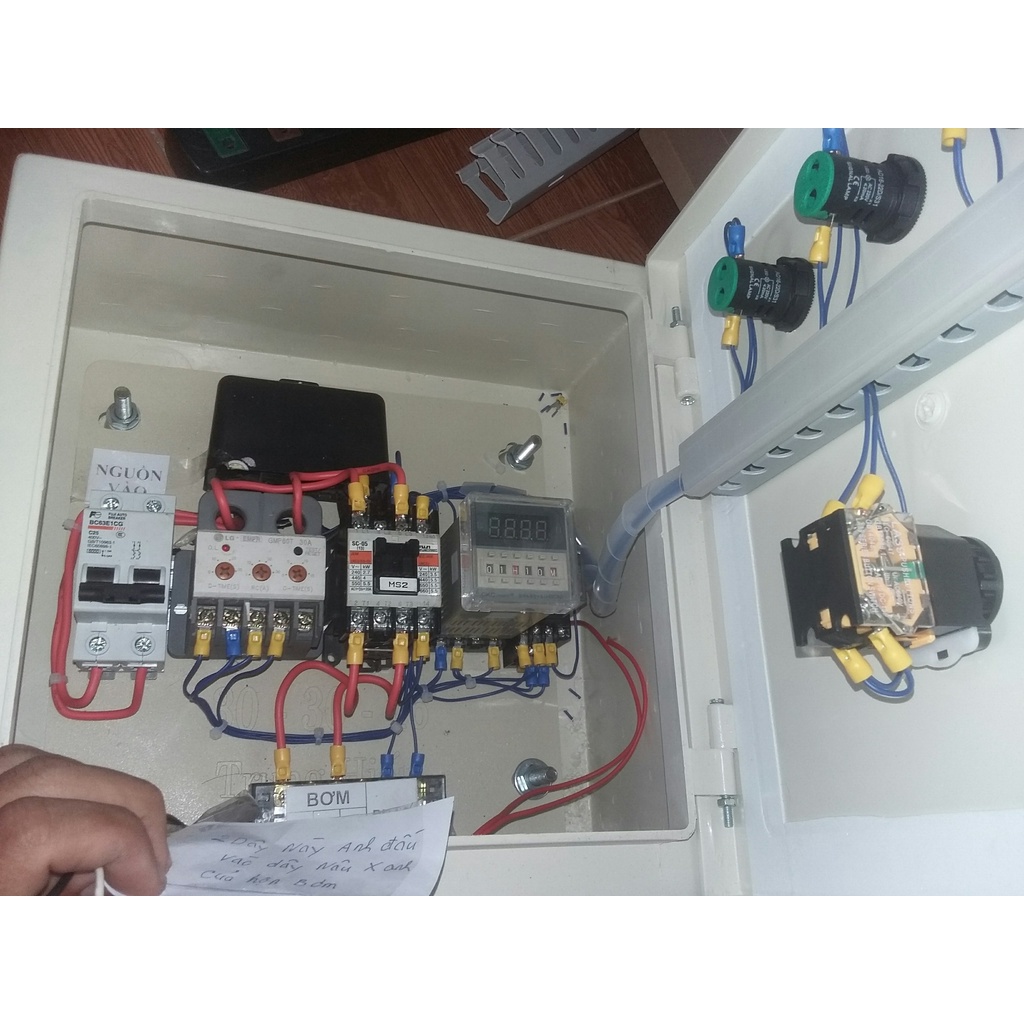Tủ điện bơm nước tự động cho máy bơm hỏa tiễn giếng ít nước hay mất nước
