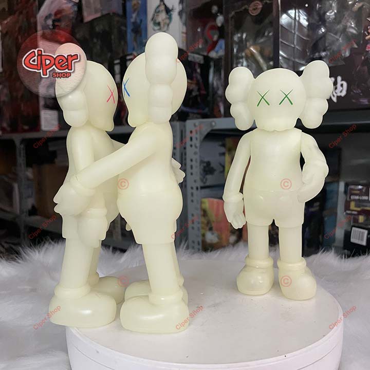 Mô hình Kaws 8in - 20cm - Phản Quang