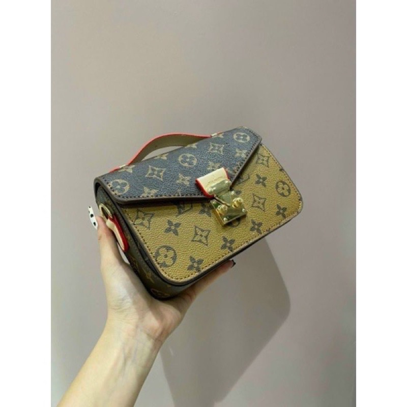 Túi Xách Nữ Đeo Chéo Hoạ Tiết L.V, Túi Nữ Đeo Vai Khoá Vuông